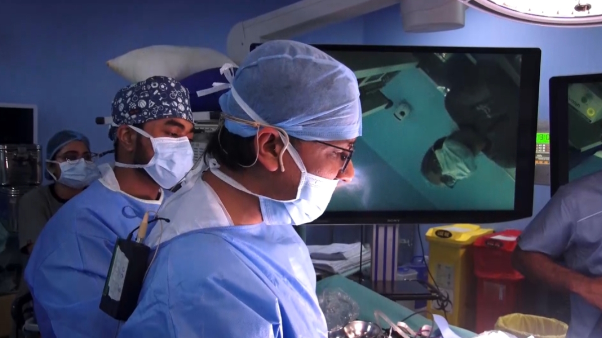 The Top Urologist in Kolkata, Dr. Tarun Jindal Performs Live VEIL Surgery at UroOncoCon 2026